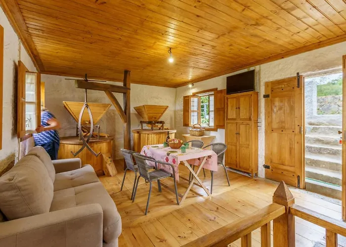 Azenha Da Lavoura Em Barrega * セロリコ・デ・バスト