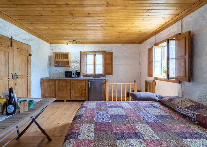 別荘 Azenha Da Lavoura Em Barrega セロリコ・デ・バスト